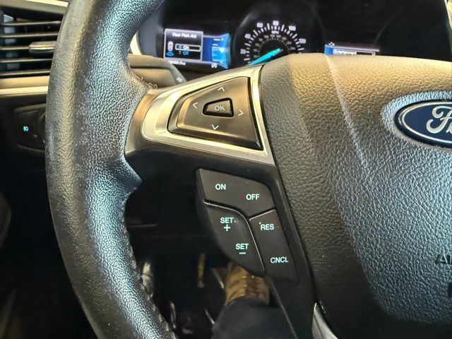 Ford Edge Vehicle Full-screen Gallery Image 18