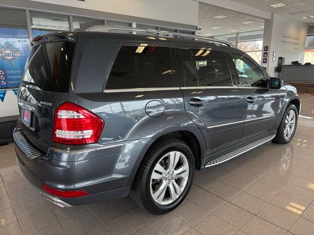 Mercedes-Benz GL-Class Vehicle Full-screen Gallery Image 03