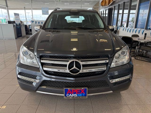 Mercedes-Benz GL-Class Vehicle Full-screen Gallery Image 08