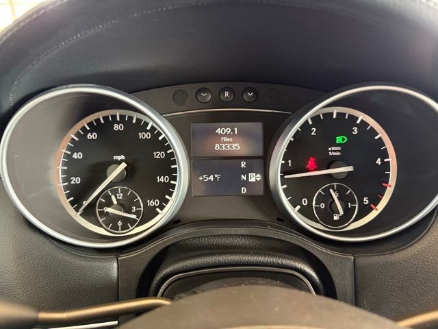 Mercedes-Benz GL-Class Vehicle Full-screen Gallery Image 13