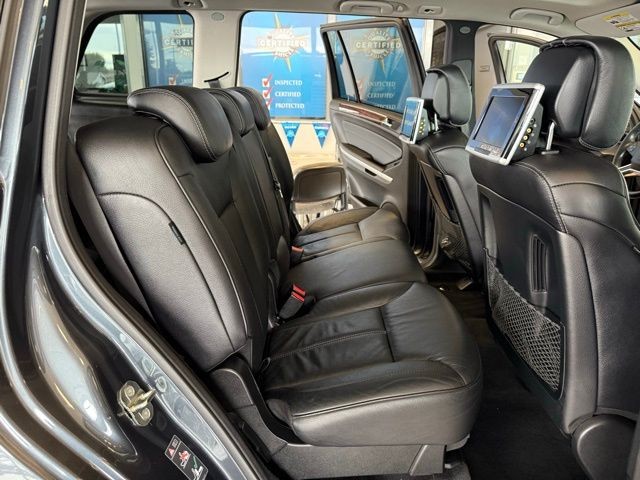 Mercedes-Benz GL-Class Vehicle Full-screen Gallery Image 22