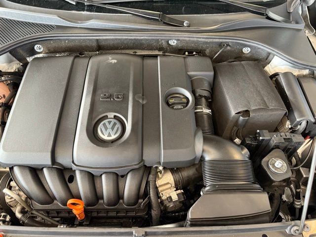 Volkswagen Passat Vehicle Full-screen Gallery Image 28