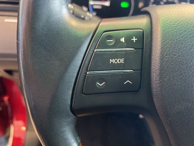 Lexus RX 450h Vehicle Full-screen Gallery Image 27