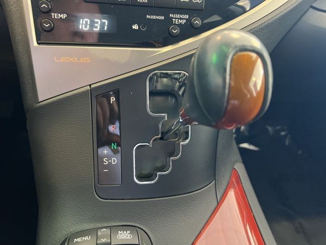 Lexus RX 450h Vehicle Full-screen Gallery Image 34