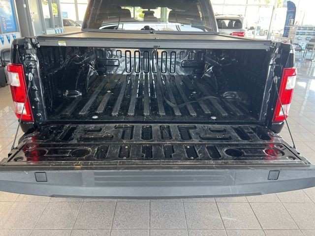 Ford F-150 Vehicle Full-screen Gallery Image 11