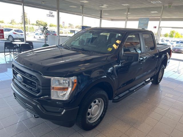 Ford F-150 Vehicle Full-screen Gallery Image 16