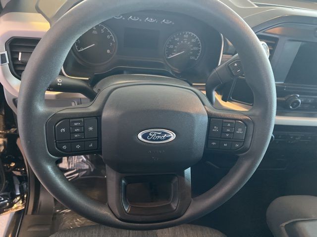 Ford F-150 Vehicle Full-screen Gallery Image 24