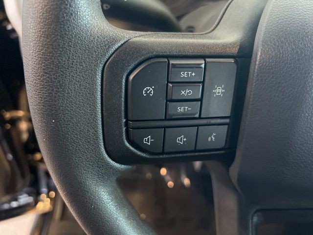 Ford F-150 Vehicle Full-screen Gallery Image 25