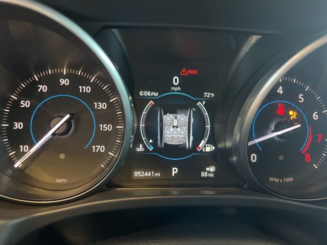 Jaguar XE Vehicle Full-screen Gallery Image 26
