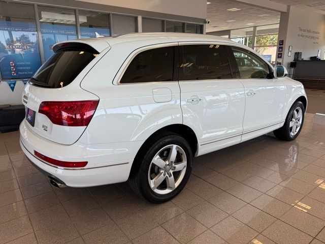 Audi Q7 Vehicle Full-screen Gallery Image 03