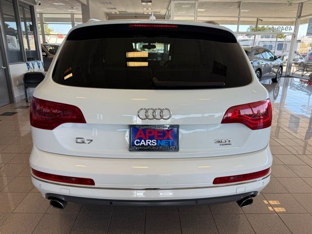 Audi Q7 Vehicle Full-screen Gallery Image 04