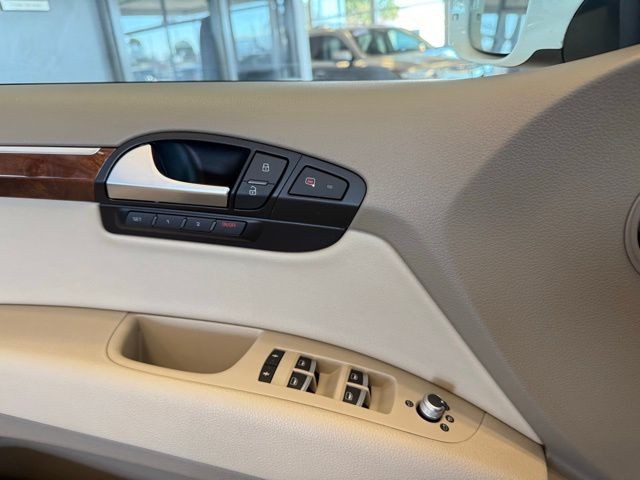 Audi Q7 Vehicle Full-screen Gallery Image 20