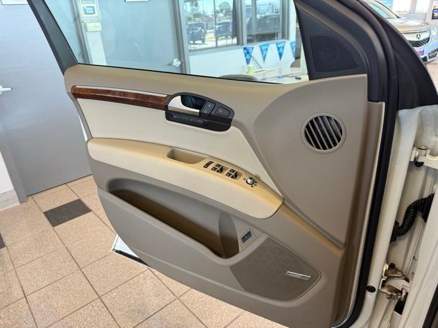 Audi Q7 Vehicle Full-screen Gallery Image 21
