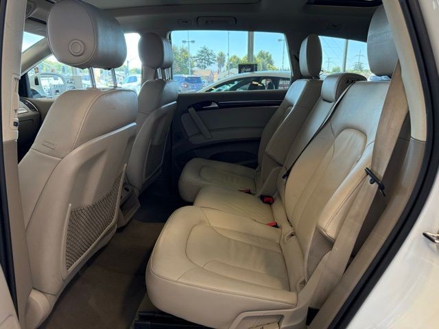 Audi Q7 Vehicle Full-screen Gallery Image 22