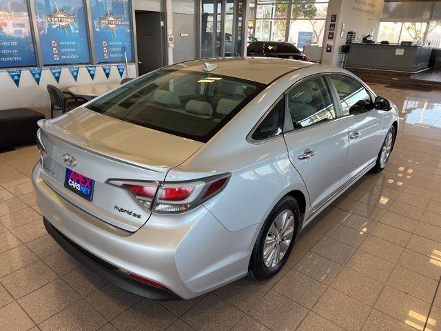 Hyundai Sonata Hybrid Vehicle Full-screen Gallery Image 06