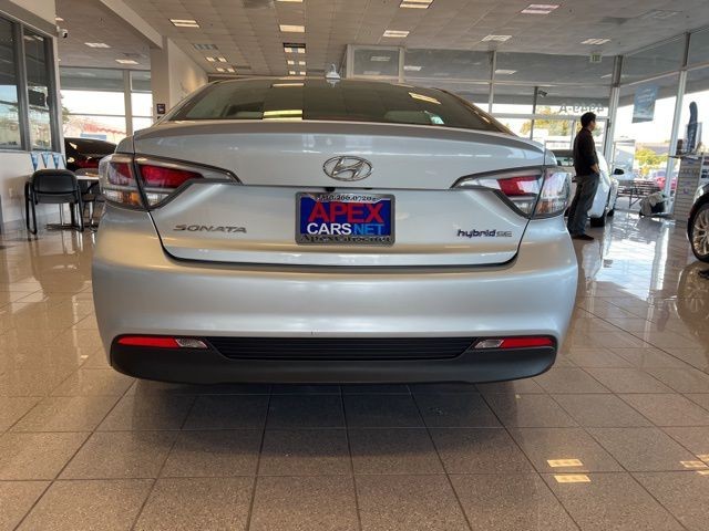 Hyundai Sonata Hybrid Vehicle Full-screen Gallery Image 08