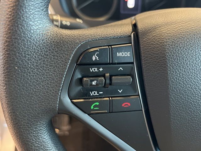 Hyundai Sonata Hybrid Vehicle Full-screen Gallery Image 23