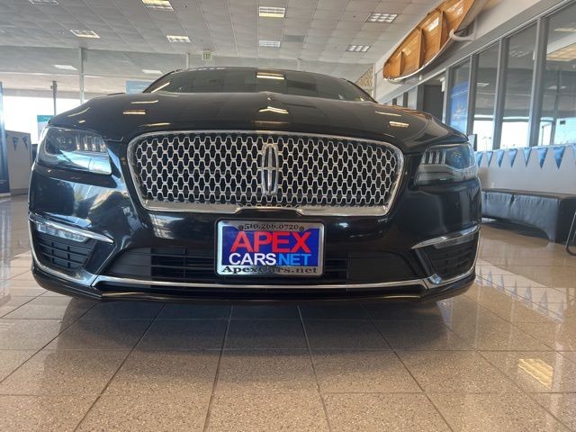 Lincoln MKZ Vehicle Full-screen Gallery Image 15
