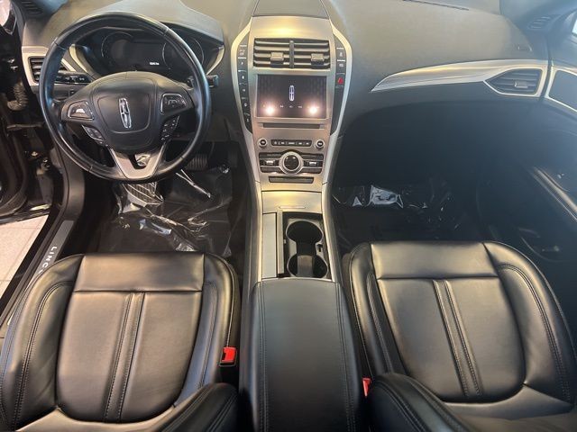 Lincoln MKZ Vehicle Full-screen Gallery Image 20