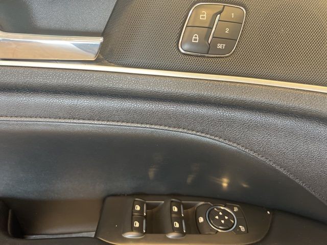 Lincoln MKZ Vehicle Full-screen Gallery Image 29