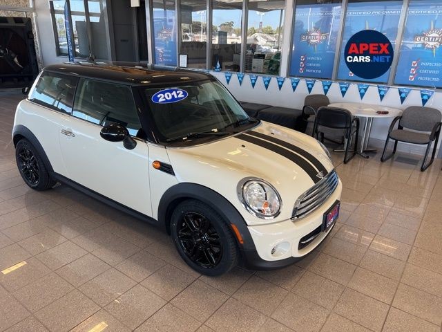 MINI Cooper Hardtop Vehicle Full-screen Gallery Image 02