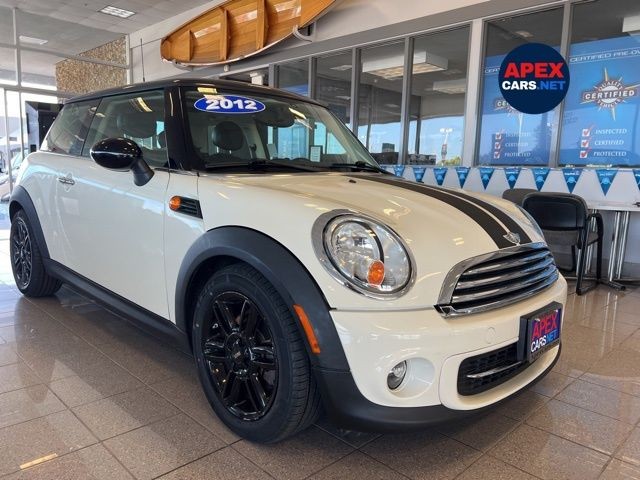 MINI Cooper Hardtop Vehicle Full-screen Gallery Image 03
