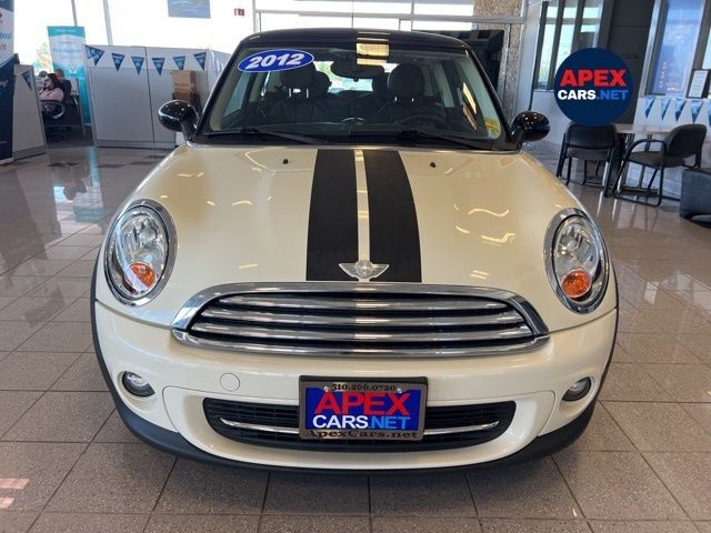 MINI Cooper Hardtop Vehicle Full-screen Gallery Image 18