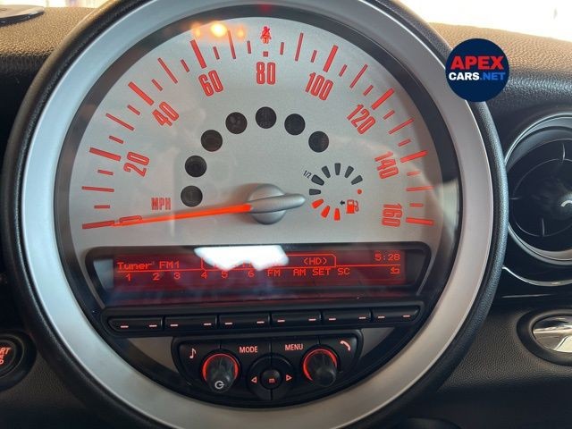 MINI Cooper Hardtop Vehicle Full-screen Gallery Image 29