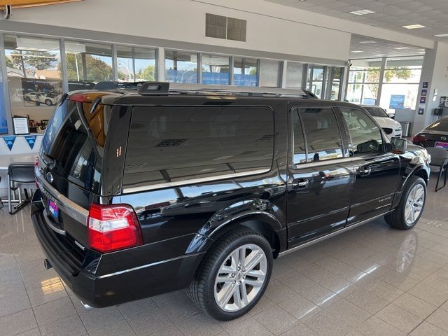 Ford Expedition EL Vehicle Full-screen Gallery Image 05