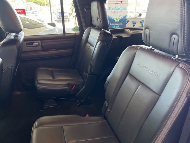 Ford Expedition EL Vehicle Full-screen Gallery Image 21
