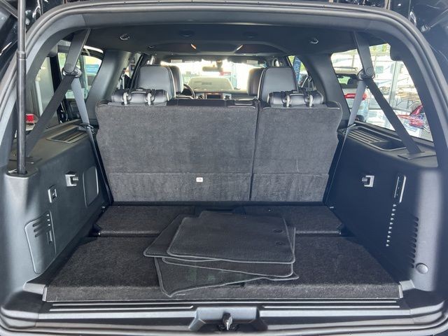 Ford Expedition EL Vehicle Full-screen Gallery Image 24