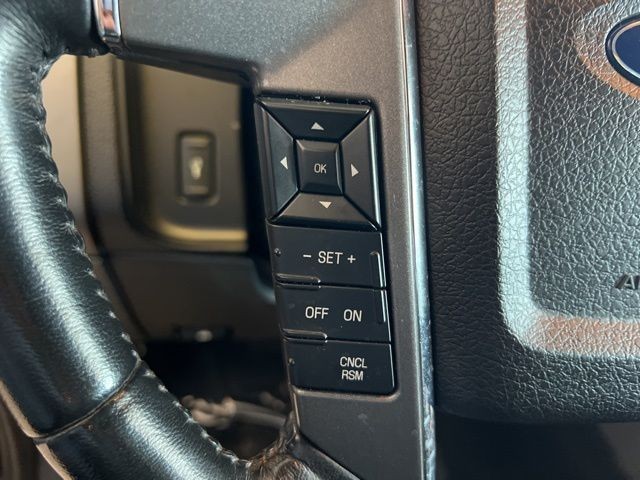 Ford Expedition EL Vehicle Full-screen Gallery Image 29