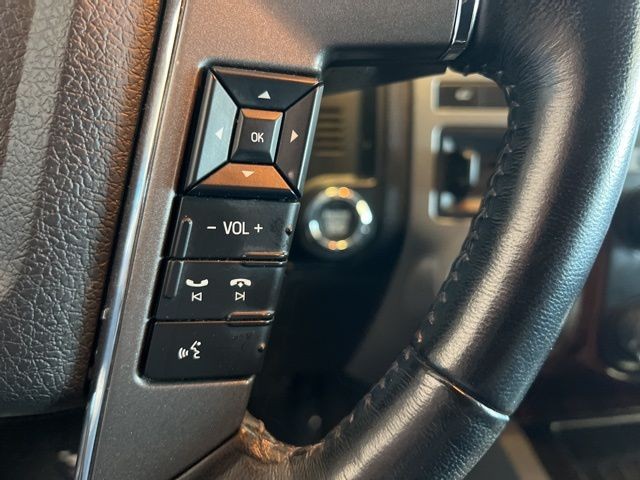 Ford Expedition EL Vehicle Full-screen Gallery Image 30