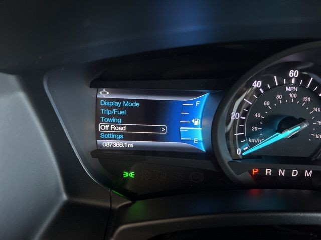 Ford Expedition EL Vehicle Full-screen Gallery Image 31