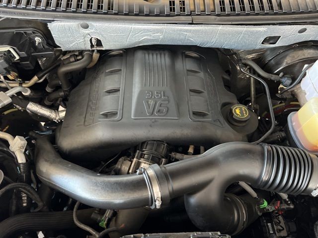Ford Expedition EL Vehicle Full-screen Gallery Image 41