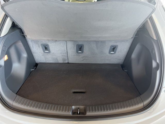 Chevrolet Bolt EV Vehicle Full-screen Gallery Image 35