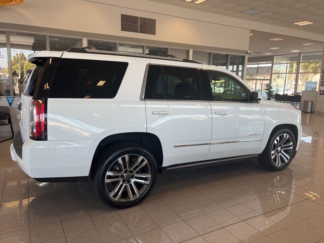 GMC Yukon Vehicle Full-screen Gallery Image 04