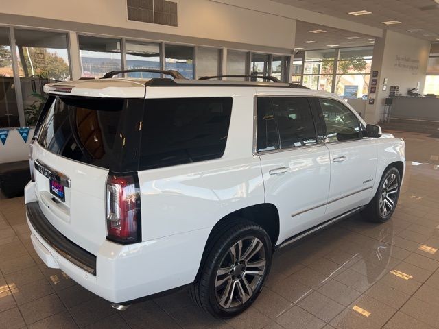 GMC Yukon Vehicle Full-screen Gallery Image 05