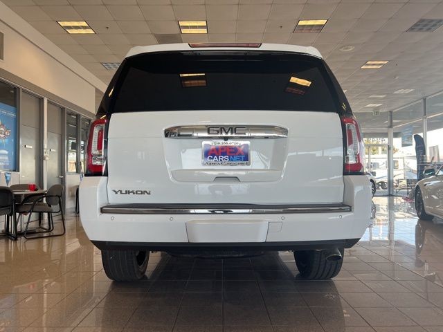 GMC Yukon Vehicle Full-screen Gallery Image 07