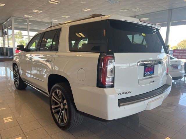 GMC Yukon Vehicle Full-screen Gallery Image 11