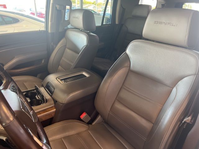 GMC Yukon Vehicle Full-screen Gallery Image 20