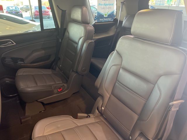 GMC Yukon Vehicle Full-screen Gallery Image 22