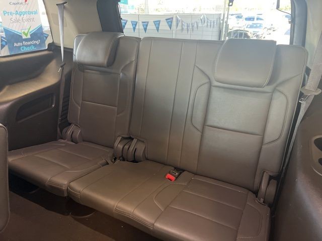 GMC Yukon Vehicle Full-screen Gallery Image 23
