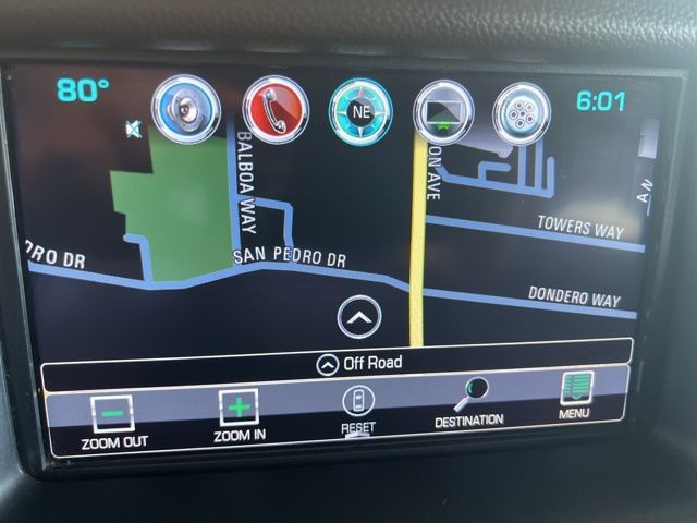 GMC Yukon Vehicle Full-screen Gallery Image 31