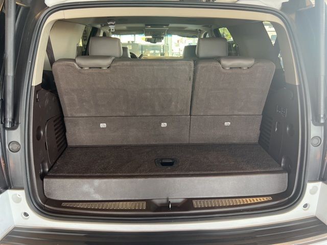 GMC Yukon Vehicle Full-screen Gallery Image 44