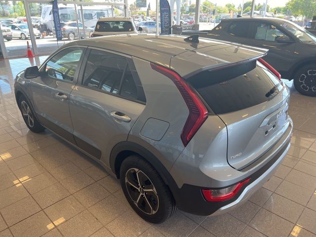 Kia Niro Vehicle Full-screen Gallery Image 12
