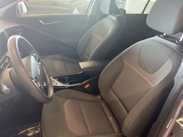 Kia Niro Vehicle Full-screen Gallery Image 19