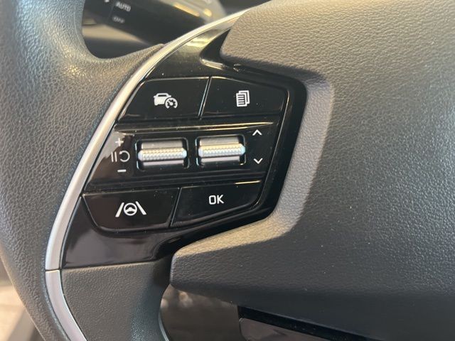 Kia Niro Vehicle Full-screen Gallery Image 24
