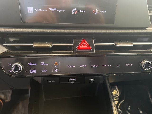 Kia Niro Vehicle Full-screen Gallery Image 29