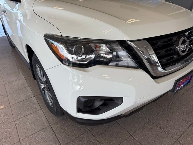Nissan Pathfinder Vehicle Full-screen Gallery Image 08